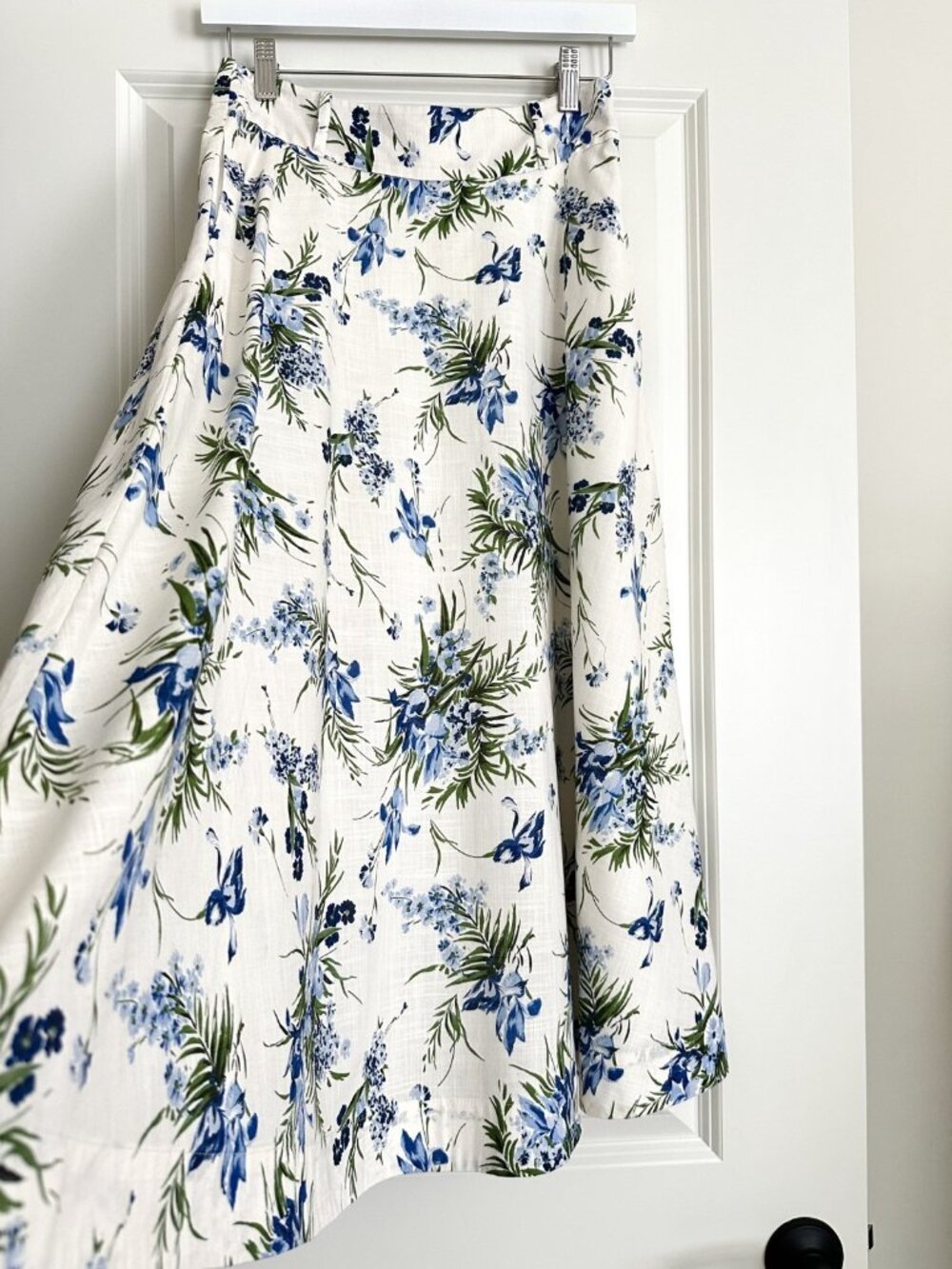VERONICA BEARD Arwen White Blue Floral Cotton Midi Skirt Size 2 - Picture 3 of 9
